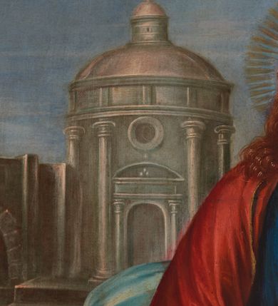 Zdjęcie nr 19: Obraz w kształcie stojącego prostokąta zamkniętego od góry łukiem nadwieszonym ze sceną wskrzeszenie Łazarza przez Chrystusa. Po prawej stronie od osi pionowej ukazany został Chrystus w całej postaci, zwrócony w trzech czwartych w prawo, spoglądający ku niebu, z wyprostowanymi rękami i splecionymi dłońmi. Ma owalną twarz o małych, ciemnych oczach, wąskich brwiach i nosie oraz niewielkich, różowych ustach; jasne wąsy i dzielącą się w dwa pukle brodę. Jasne włosy z przedziałkiem na środku opadają mu lokami na ramiona; wokół głowy ma promienisty nimb. Jest ubrany w granatową suknię przewiązaną powyżej pasa i narzucony na nią czerwony płaszcz, obie szaty są lamowane złotem; stopy bose. Przy prawej nodze Chrystusa stoi otwarta trumna, w której leżą zwłoki mężczyzny o poszarzałej twarzy i bujnym zaroście, ubranego w białą suknię w kapturem. Ręce ma złożone na brzuchu, rękawy związane wstązkami. Za trumną widoczny opadający z lewej strony na prawą ciemnobrązowy pagórek. Na dalszym planie, po lewej stronie Zbawiciela znajduje się świątynia na rzucie koła, z kopułą z latarnią, prowadzącymi do niej schodami oraz dołączoną z lewej strony arkadą i kolumną podpierającą mur na którym rosną krzaki. Po jego prawej stronie zalesione wzgórza. Powyżej błękitne, miejscami rozbielone  niebo. 