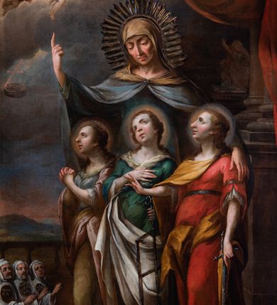 Zdjęcie nr 15: Ołtarz drewniany, prostopadłościenny z kamienną mensą, z kamiennym portatylem. Antepedium drewniane podzielone na trzy płyciny za pomocą pilastrów: w środkowej krzyż, kotwica i gorejące serce, w bocznych gorejące serce w koronie cierniowej i wieńcu z róż. Nastawa ołtarzowa architektoniczna, jednoosiowa, jednokondygnacyjna ze zwieńczeniem na cokole.  Retabulum flankowane parą zdwojonych pilastrów zakończonych konsolami,  które dźwigają pełne belkowanie oraz fragmenty przerwanego półkolistego przyczółka z siedzącymi puttami. Na tle pilastrów, na konsolach ustawione 2 figury: św. Katarzyny oraz Barbary. Trzony pilastrów dekorowane kampanulami. W Polu środkowym wnęka w formie stojącego prostokąta zamkniętego łukiem segmentowym nadwieszonego z uskokiem ujęta profilowaną ramą, z obrazem świętej Zofii z córkami, w osobnej ramie. Nad wnęką baldachim dekorowany lambrekinem, z podwieszoną tkaniną po dwóch stronach, lamowaną frędzlą. Nam baldachimem kartusz z uskrzydlonymi główkami anielskimi i zwieńczony koroną. Zwieńczenie w formie zbliżonej do trapezu o wklęsłych bokach zamknięte falistym gzymsem, dekorowanym uskrzydloną główką anielską, ujętą wolutami na tle muszli, z podwieszonymi kampanulami. W polu gołębica w otoku z obłoków i uskrzydlonych główek anielskich, w glorii promienistej.  Struktura polichromowana w sposób imitujący marmoryzację w kolorze beżowo-zielonym. Ornamentyka i profile złocone, detal i zwieńczenie srebrzone.