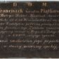 Zdjęcie nr 1: Pyta w kształcie leżącego prostokąta wypełniona inskrypcją.

Inskrypcja:

D.O.M. / X. Franciszek Serafin Piątkowski / S[wię]tej Teologii Doktor, Kanonik honorowy / Kaliski od dn. 30. Września 1845 aż do zgonu / Rektor Emerytów, pobożną pracą i oszczęd,, / nością fundusz tego Zakładu znacznie po,, / większyszy zasnął w Bogu d. 3. Lutego 1865 r. / ,, 62 giem swojego żywota. / ,,Cześć zaslużona jego popiołom, / a duszy wieczny spokój. _