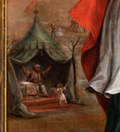 Zdjęcie nr 3: Obraz w kształcie stojącego prostokąta zamkniętego łukiem o ćwierć koliście nadwieszonych narożach. W centrum znajduje się postać stojącej świętej Doroty w ujęciu trzy czwarte, zwrócona w prawą stronę, w lekkim kontrapoście, z ciężarem ciała spoczywającym na lewej nodze. Ręce uniesione i ugięte w łokciach na wysokości klatki piersiowej, dłonie wysunięte do przodu i złożone w geście modlitwy. Głowa lekko uniesiona w górę, twarz o łagodnych młodzieńczych rysach z małym podbródkiem, drobnymi, wąskimi ustami, prostym nosem, dużymi, szeroko otwartymi oczami nad którymi znajdują się cienkie łukowate brwi i niskie czoło. Ciemne, kręcone, swobodnie opadające na ramiona włosy zasłaniają częściowo widoczne prawe ucho. Na jej głowie widnieje jasno brązowa korona utworzona z motywu roślinnego. Ubrana jest w długą spódnicę w kolorze turkusowym odsłaniającą stopy w czerwonych sandałach, białą koszulę do kolan, z rękawami do łokci i wąskim kołnierzykiem, na którą ubrany jest jasno brązowy gorset o krótkich rękawach. Przez jej lewe ramię przewieszony jest długi, czerwony płaszcz. 
Anioł po prawej stronie został przedstawiony z białymi skrzydłami w ujęciu trzy czwarte, zwrócony w kierunku świętej na ugiętych nogach. W dwóch rękach podtrzymuje bukiet jasnoróżowych róż. Ubrany jest w popielatą sukienkę sięgającą do kolan, podwiniętą do łokci i przepasaną różową szarfą. U stóp obu postaci leży miecz. 
W lewej górnej części obrazu ponad postacią świętej ukazany został lecący w prawą stronę skrzydlaty aniołek okryty turkusową tkaniną z wyciągniętymi do przodu rękami, w których trzyma atrybuty męczeństwa - w prawej dłoni wieniec, w lewej gałązkę palmową. 
Na drugim planie obrazu w jego lewej części widoczny jest zielony namiot w którym znajduje się mężczyzna z brodą siedzący na czerwonym podwyższeniu ubrany w białe spodnie, czerwoną kamizelkę oraz turban o podobnych kolorach. Przed namiotem znajduje się mały aniołek ubrany w białą krótką sukienkę z koszem kwiatów na lewej ręce. Za namiotem przedstawienie ścięcia głowy świętej. Linia horyzontu obrazu sięga do wysokości bioder głównej postaci obrazu. Tło stanowi krajobraz z zachmurzonym niebem o odcieniach beżów, błękitów i brązów.
