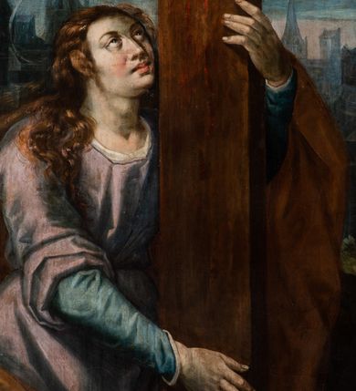 Zdjęcie nr 5: Obraz w formie stojącego prostokąta zamkniętego łukiem półkolistym przedstawiający ukrzyżowanego Chrystusa z postaciami Matki Boskiej, św. Marii Magdaleny i św. Jana u dołu dzieła. Niemal całą szerokość i wysokość obrazu wypełnia krzyż o prostym zakończeniu ramion z postacią umarłego Chrystusa w górnej połowie, przybitego do niego trzema gwoździami. Ciało Jezusa jest w lekkim zwisie, o szeroko rozstawionych ramionach, układających się w delikatny łuk, z głową opadającą na prawy bark, ugiętymi w kolanach nogami i stopami w układzie prawa na lewą. Twarz ma podłużną, trójkątną, o zamkniętych oczach, dużym, garbatym nosie i pełnych ustach; okoloną krótką brodą oraz brązowymi włosami sięgającymi ramion. Na głowie ma szeroką koronę cierniową, wokół niej wiązki promieni. Jego ciało jest smukłe i wydłużone, z podkreśloną muskulaturą klatki piersiowej i ramion, z zaznaczonymi śladami męki. Przez biodra przewiązane białe, krótkie i opadające perizonium ze zwisem tkaniny na prawym boku. Krzyż zakończony banderolą z napisem „INRI”, u jego dołu leżą puszka, czaszka i piszczel. Postać Chrystusa flankują dwa adorujące aniołki. W dolnej części krzyża klęczy św. Maria Magdalena, zwrócona w trzech czwartych w lewo, z głową skierowana w górę, obiema rękami obejmuje belkę. Twarz ma owalną, o dużych oczach skierowanych w górę, prostym nosie i pełnych ustach, okoloną długimi, kręconymi włosami, opadającymi na ramiona. Ubrana jest w jasnoniebieską suknię spodnią, jasnofioletowa suknię wierzchnią oraz jasnobrązowy płaszcz zarzucony na lewe ramie i plecy. Po prawej stronie krzyża stoi Matka Boska, zwrócona w trzech czwartych w lewo, z głową skierowaną w górę i rękami złożonymi w geście modlitwy. Twarz ma szczupłą, z oczami skierowanymi w górę, garbatym nosem i wąskimi ustami. Ubrana jest w jasnoróżową suknię, niebieski płaszcz zarzucony na ramiona oraz brązowy welon, opadający na ramiona. Po lewej stronie krzyża stoi św. Jan, zwrócony w trzech czwartych w prawo, z głową skierowaną w górę oraz opuszczonymi rękami ze splecionymi dłońmi. Twarz ma owalną, o dużych, zapłakanych oczach zwróconych do góry, dużym nosie i pełnych, otwartych ustach; okoloną brązowymi i kręconymi włosami, opadającymi na ramiona. Ubrany jest w brązowo-zieloną tunikę, wiązaną pod szyją oraz czerwony płaszcz przewiązany diagonalnie przez prawe ramię. Scena ukazana jako nokturn z niebem zakrytym ciemnymi obłokami z widocznym prześwitem światła, na tle górzystego pejzażu z widokiem miasta w oddali. W prawym dolnym rogu obrazu, na kamieniu, sygnatura: „LVCAS PORHEBIVS / A(NNO) 1618 PINXERAT.”
