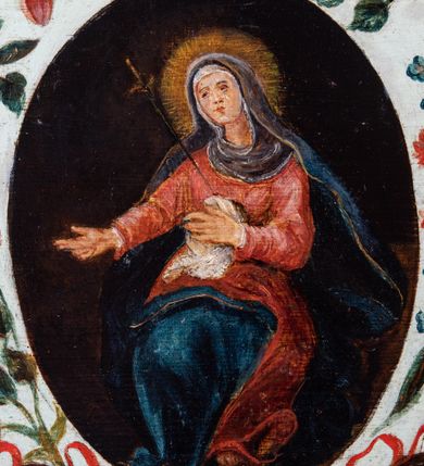 Zdjęcie nr 33: Ołtarz architektoniczny, jednoosiowy, jednokondygnacyjny, ze zwieńczeniem. Ołtarz prostopadłościenny z drewnianą, współczesną mensą i współczesnym antependium z przedstawieniem świętej w otoczeniu wieńca z kwiatami. Nastawa ujęta ukośnie dostawionymi filarami kanelowanymi, ustawionymi na postumentach z konsolami o prostych kapitelach utworzonych z roccailli i konsol podtrzymujących przerwane belkowanie zwieńczone ćwierćkolistymi naczółkami. Zwieńczenie o wklęsłych bokach zakończone profilowanym gzymsem w kształcie łuku nadwieszonego półkolistego. Na tle filaru, na konsolach ustawione figury uskrzydlonych aniołów. W polu środkowym obraz w kształcie stojącego prostokąta zamkniętego łukiem nadwieszonym półkolistym ozdobiony rocaillem. W ramie obraz z przedstawieniem św. Anny Samotrzeciej z Madonną z Dzieciątkiem. Nad ramą baldachim z lambrekinem. W zwieńczeniu serce Gorejące na tle glorii promienistej z chmurkami, zwieńczonej uskrzydloną główką anielską; nad gzymsem zwieńczenia  grzebień utworzony z ażurowego rocaillu. 