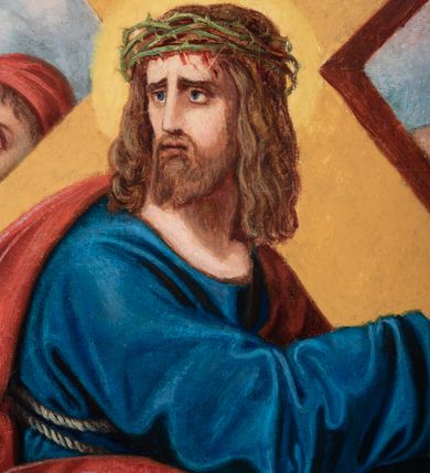 Zdjęcie nr 113: Czternaście obrazów uzyskało ten sam kształt stojącego prostokąta, obramienionego prostą, złoconą i profilowaną ramą. W polach obrazowych znalazły się wielopostaciowe kompozycje umieszczone najczęściej na tle pejzażu, ale także i architektury. Narracja każdego z obrazów skupia się na osobie Chrystusa, któremu towarzyszą inni ludzie, zgodnie z tematyką kolejnej stacji. Namalowane postacie wykonują gwałtowne i dynamiczne gesty. Na ich twarzach o jasnych karnacjach widoczne są różne emocje. Postacie ubrane są w obficie drapowane szaty o intensywnej i kontrastowej kolorystyce. Cykl przedstawia: 1) Sąd Piłata, 2) Jezus bierze krzyż na ramiona, 3) Pierwszy upadek Chrystusa, 4) Chrystus spotyka matkę, 5) Szymon z Cyreny pomaga nieść krzyż Jezusowi, 6) Weronika ociera twarz Jezusa, 7) Drugi upadek pod krzyżem Chrystusa, 8) Jezus upomina płaczące niewiasty, 9) Trzeci upadek pod krzyżem Chrystusa, 10) Obnażenie z szat Jezusa, 11) Przybicie do krzyża Chrystusa, 12) Śmierć Chrystusa na krzyżu, 13) Opłakiwanie Jezusa, 14) Złożenie Chrystusa do grobu.  