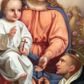 Zdjęcie nr 1: Obraz uzyskał kształt stojącego prostokąta. W centrum kompozycji na rozjaśnionym tle ukazano Matkę Boską z Dzieciątkiem, od której św. Dominik odbiera różaniec. Ukazana nieznacznie z lewej strony siedząca na obłokach Madonna podtrzymuje prawą ręką siedzące na jej kolanach Dzieciątko Jezus, prawą zaś podaje klęczącemu nieznacznie niżej  św. Dominikowi różaniec. Madonna została ukazano frontalnie jako młoda dziewczyna. Ma owalną twarz o jasnej karnacji, wysokie czoło, wydatny nos i usta o pełnych wargach. Spojrzenie półprzymkniętych oczu skierowane jest na Dominika. Jego głowę otaczają jasne, długie włosy spływające puklami na ramiona. Maria ubrana jest w bladoczerwoną suknię przewiązaną w pasie i niebisko-fioletowy płaszcz zarzucony na ramiona oraz spięty pod szyją tasiemką ze złocistym napisem &quot;Zdrowaś Marya&quot;. Prawa poła płaszczu jest przerzucona przez jej kolana. Spod sukni u dołu widać fragment stopy w sandale. Siedzące Dzieciątko Jezus ujęto w trzech czwartych w prawo. Zbawiciel prawą rękę unosi w geście błogosławieństwa, natomiast w lewej trzyma mały krzyżyk. Dzieciątko ubrane jest w jasnobiałą tunikę, spod której widać fragment bosej prawej stopy. Przed Marią z prawej strony kompozycji klęczy św. Dominik przedstawiony w trzech czwartych w prawo z głową ujętą w profilu. Święty obiema rękami odbiera od Madonny różaniec. Jest to dojrzały mężczyzna o owalnej twarzy z jasną karnacją. Charakteryzuje ją wydatny nos i usta. Głowę otaczają krótkie włosy z wystrzyżoną tonsurą odsłaniające lewe ucho. Święty ubrany jest w habit dominikański z czarnym płaszczem z kapturem. Nad głową ma nimb talerzowy z gwiazdą pośrodku. Za Marią widać częściowo dwóch chłopców trzymających girlandę różaną. Na pierwszym planie w rogu obrazu leży otwarta księga oparta o inne dwie zamknięte księgi, a za nią płonąca świeca. Na kartach księgi umieszczono inskrypcję: „Bądź pozdro / wiona Pa-/nienko / Marya! / Ciebie wzy/wają wszyscy grzesznicy Malował / 1872 / Wojciech Eliasz”.