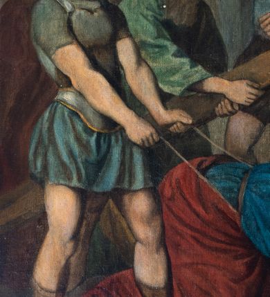 Zdjęcie nr 42: Stacje drogi krzyżowej w kształcie stojących prostokątów zamkniętych od góry łukiem trójlistnym ściętym, ujęte w ozdobne neogotyckie ramy o dekoracji architektonicznej. Pole obrazowe flankowane wąskimi kolumienkami o skręconych trzonach i akantowych kapitelach dźwigających wysokie imposty dekorowane płyciną w kształcie prostokąta zamkniętego ostrołukiem. Powyżej profilowany gzyms i wieżyczki dekorowane krenelażem. W osi ramy profilowany gzyms wyniesiony w kształt ostrołuku, dekorowany żabkami i zwieńczony złoconym krzyżem o trójlistnie zakończonych ramionach. W polu numer stacji zapisany złoconymi cyframi rzymskimi. Kompozycje malowane na płótnie, wieloosobowe umieszczone na tle pejzażu lub architektury. Kolorystyka ciemna, stonowana.