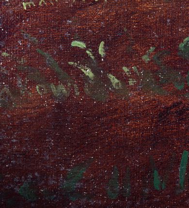 Zdjęcie nr 12: Obraz w kształcie stojącego prostokąta zamkniętego łukiem odcinkowym, w drewnianej szerokiej ramie, malowanej na czerwono i zdobionej złoconymi motywami liści akantu. Na pierwszym planie klęczący święty, ukazany w trzech czwartych, w lewo, w chłopskiej, białej tunice spiętej pod szyją czerwoną wstążką i przepasanej na biodrach brązowym paskiem oraz w spodniach. Ręce wznosi ku górze, w geście modlitwy. Jego twarz o miękkich rysach, zaoblonym nosie, pełnych wargach i płytkich oczodołach wyraża żar wygłaszanej modlitwy. Włosy ma jasne, zaczesane do tyłu. Święty Izydor klęczy przed krzyżem z figurą Chrystusa, ukazanego w silnym skrócie perspektywicznym, na niewielkim ukwieconym pagórku, na którym leży kapelusz. W tle anioł z pługiem zaprzężonym w dwa woły, fragment kościoła w części zasłoniętego starodrzewiem oraz las z pagórkowatym krajobrazem. Niebo jasne, błękitne, zasłonięte w części szarymi chmurami. W prawym dolnym rogu sygnatura „mal[ował] Wojciech Eljasz / 1853”. Na odwrocie „Za staraniem X[iądz] Wojciecha Jenczego / Administratorka Parafii Zielonek / malowano w Krakowie / r[oku] 1853.”