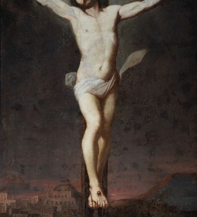 Zdjęcie nr 7: Obraz w formie stojącego prostokąta. W centrum ukazany krzyż z postacią żywego Chrystusa przybitego trzema gwoździami. Ciało w lekkim zwisie, o ramionach układających się w delikatny łuk, z głową przechyloną w prawo i uniesioną, nogi lekko ugięte w kolanach, stopy skrzyżowane w układzie prawa na lewą. Twarz ma szczupłą, o migdałowatych oczach skierowanych w górę, prostym nosie i małych ustach, okoloną krótką, ciemną brodą oraz włosami. Na głowie ma koronę cierniową. Ciało o delikatnie zarysowanej muskulaturze ramion i klatki piersiowej. Przez biodra przewiązane krótkie, białe perizonium ze skręconej tkaniny, zawiązane na prawym biodrze. Pionowa belka krzyża zakończona tabliczką z napisem „INRI”, u jej podstawy leży czaszka. Ukrzyżowanie ukazane na tle górzystego pejzażu z widoczną w oddali Jerozolimą oraz ciemnego nieba. Obraz ujęty, złoconą, profilowaną ramą.