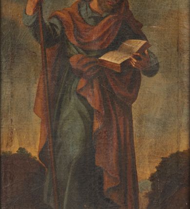 Zdjęcie nr 1: Obraz o kształcie stojącego prostokąta. Cało postaciowe przedstawienie św. Jakuba starszego ujętego frontalnie, z głową zwróconą w lewą stronę. Twarz starszego mężczyzny, pociągła, z długim nosem, okolona średniej długości, lekko falującymi włosami i zarostem w kolorze ciemnobrązowym. W lewej, ugiętej w łokciu na wysokości pasa ręce trzyma otwartą księgę, a prawą, uniesioną do góry wspiera na halabardzie. Ubrany jest w szarą szatę przykrytą ciemnoróżowym płaszczem. Spod sukni wystają bose stopy. Tło stanowi pejzaż w odcieniu oliwkowym.